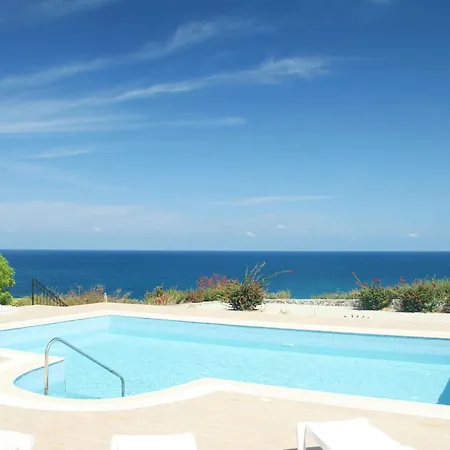3-bedroom With Breathtaking Sea View And Private Pool Holiday home *