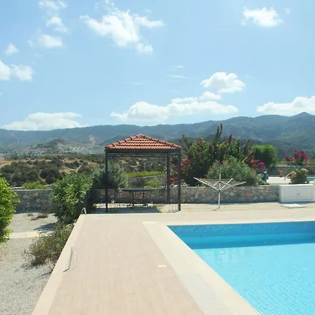 3-bedroom With Breathtaking Sea View And Private Pool Holiday home *