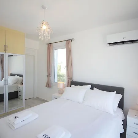 3-bedroom With Breathtaking Sea View And Private Pool Holiday home *