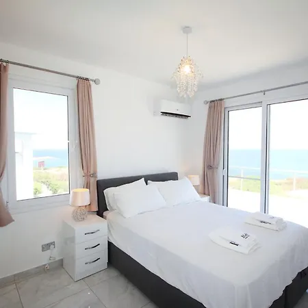 3-bedroom With Breathtaking Sea View And Private Pool Tatil Evi Girne