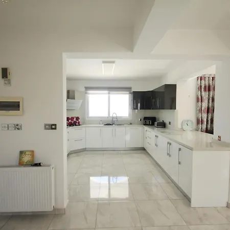 3-bedroom With Breathtaking Sea View And Private Pool Tatil Evi Girne